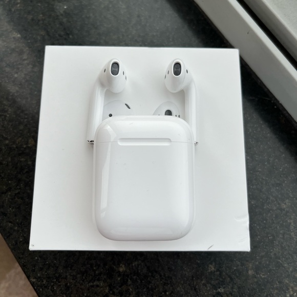 Apple AirPods 2nd generation white